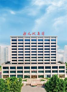 至暗時(shí)刻，我們?cè)撊绾味冗^？